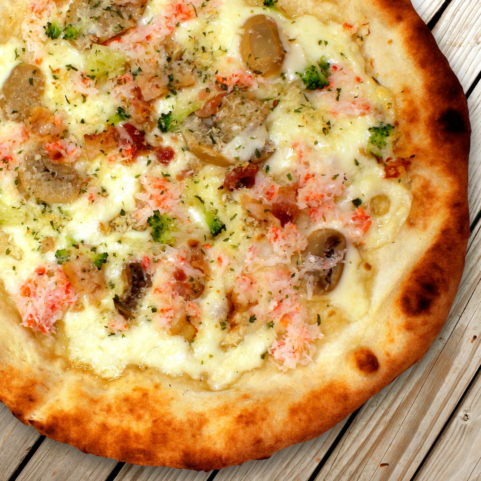 ズワイガニのグラタン風ピッツァ